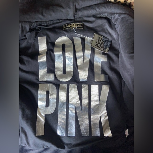 EXCLUSIVE: VS PINK Faux Fur Bomber Jacket 🐆 From Fashion Show RUNWAY! - Picture 9 of 16